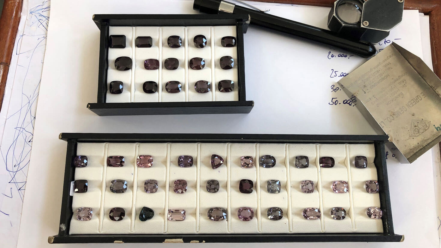 Verscheidene Spinlle in unterschiedlichen Qualitäten und Farben