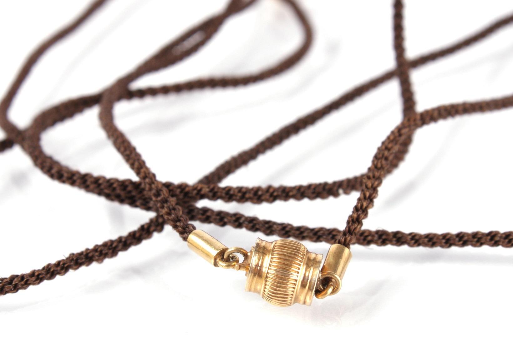 Halskette aus geflochtenem Haar