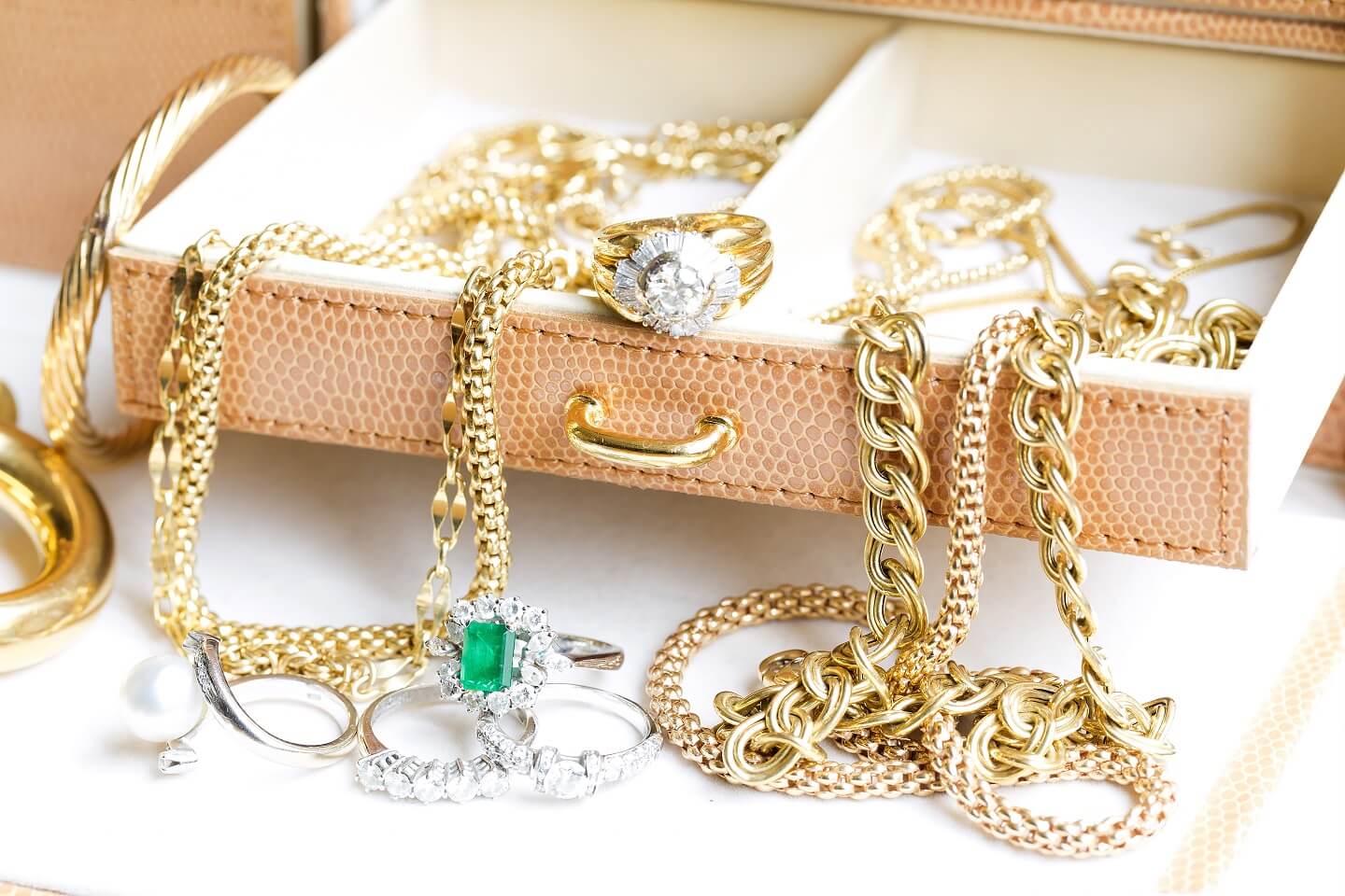 Schmuck aufbewahren in Kassette