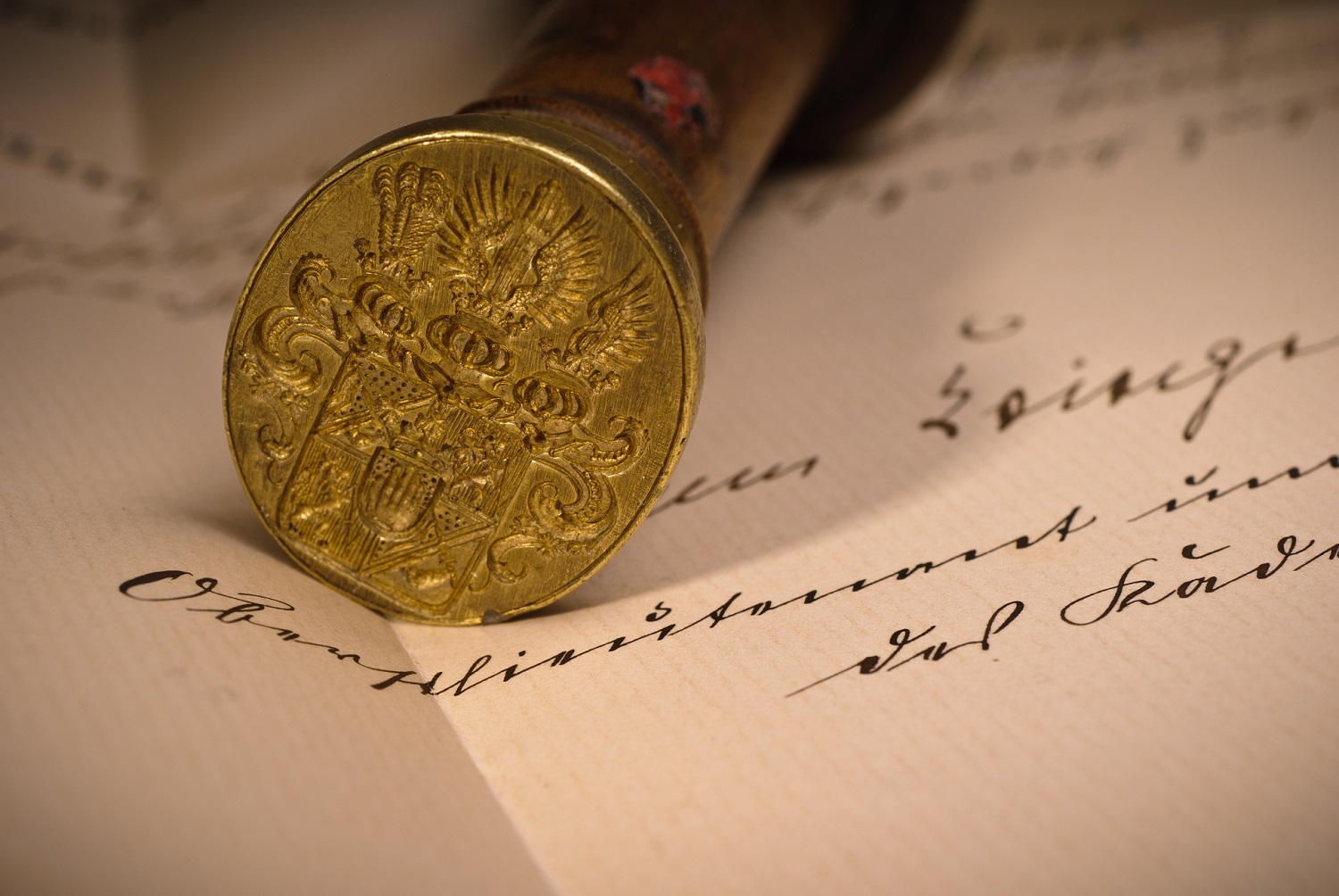 Petschaft auf einem handschriftlichen Dokument